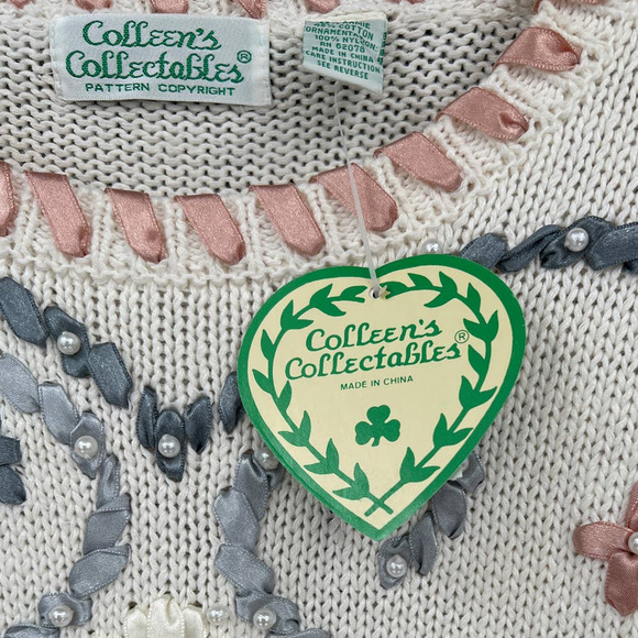 Colleen’s Collection Embroidered Sweater - Picture 5 of 11